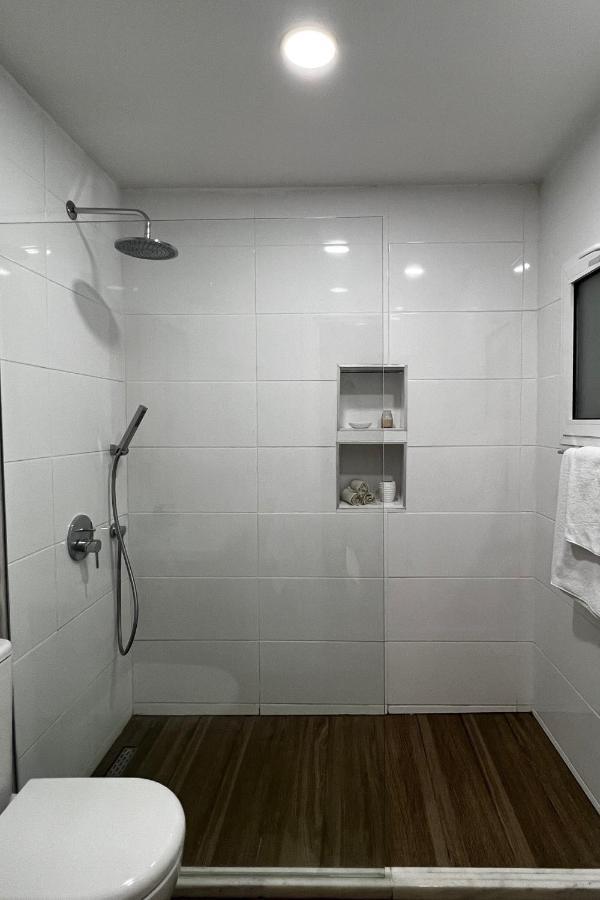 Stylish 3 Bedroom Apartment In キレニア エクステリア 写真