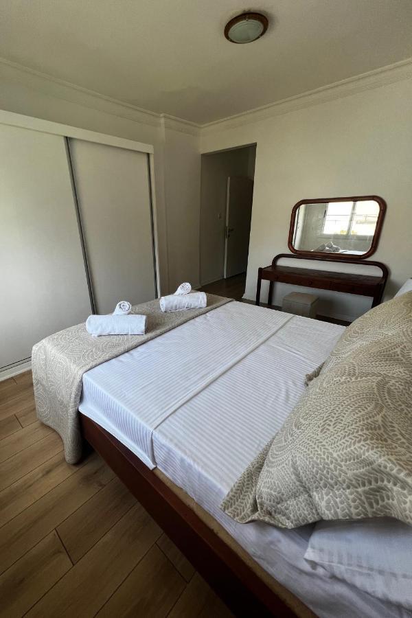 Stylish 3 Bedroom Apartment In キレニア エクステリア 写真