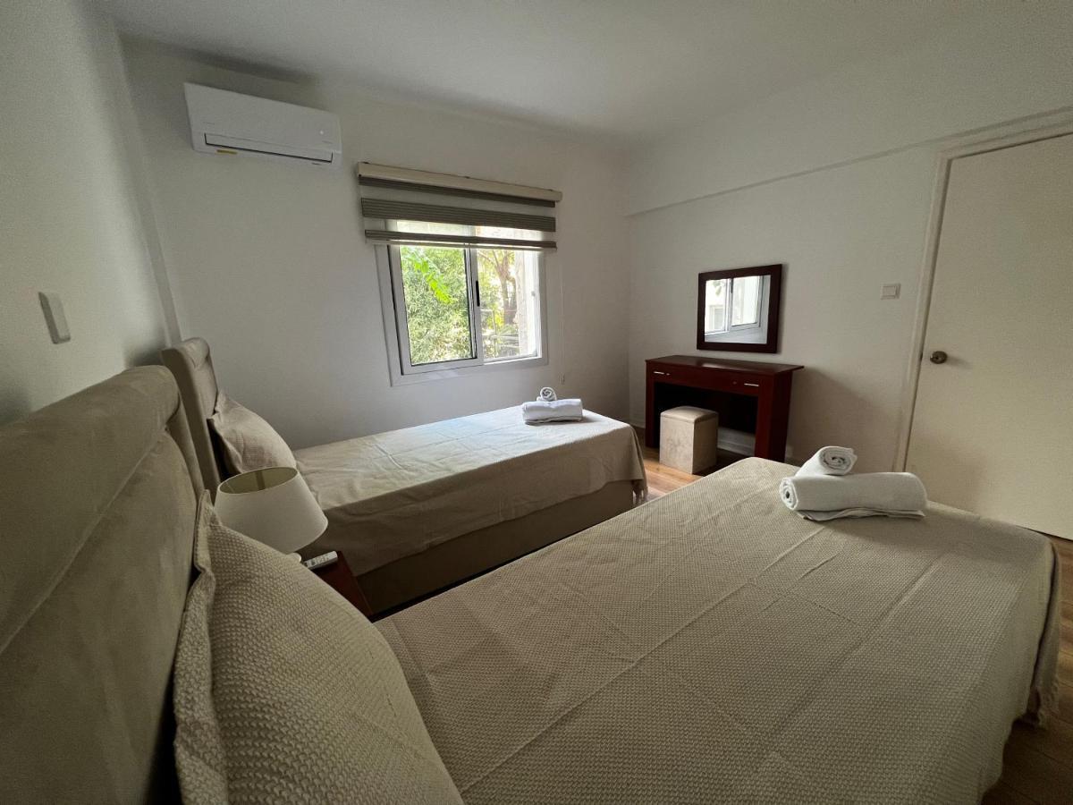 Stylish 3 Bedroom Apartment In キレニア エクステリア 写真