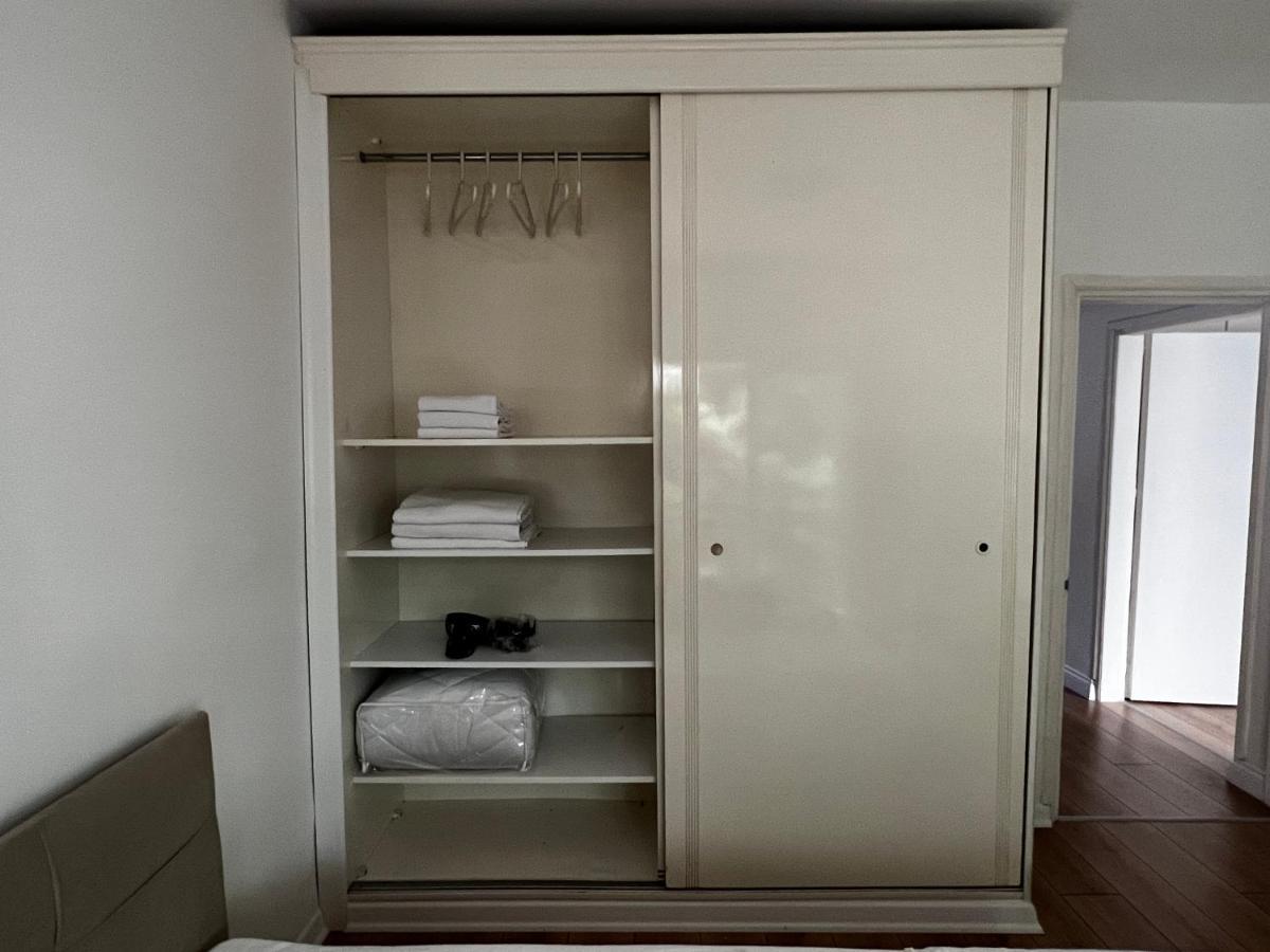Stylish 3 Bedroom Apartment In キレニア エクステリア 写真